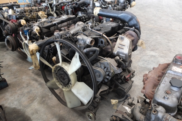 เครื่องดีเซล อีซูซุ4BD TURBOเก่านอก สวยๆ เครื่องดีเซล อีซูซุ4BD TURBOเก่านอก สวยๆ