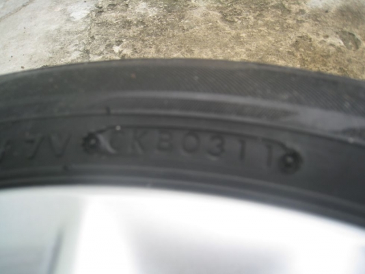 ขายล้อแม็กเดิม toyota yaris 16"x6"  4/100 et51 +ยางปี11 (081-3747940)