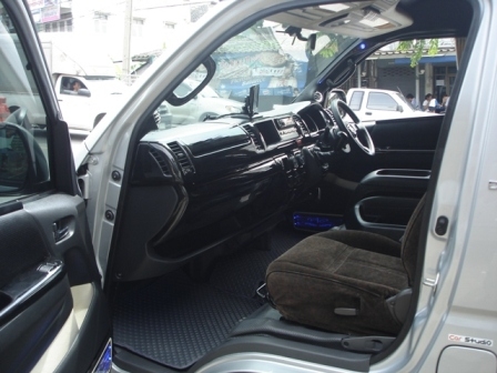 ขายดาวน์รถตู้ Commuter แต่ง VIP ทั้งคัน ขายดาวน์รถตู้ Commuter แต่ง VIP ทั้งคัน