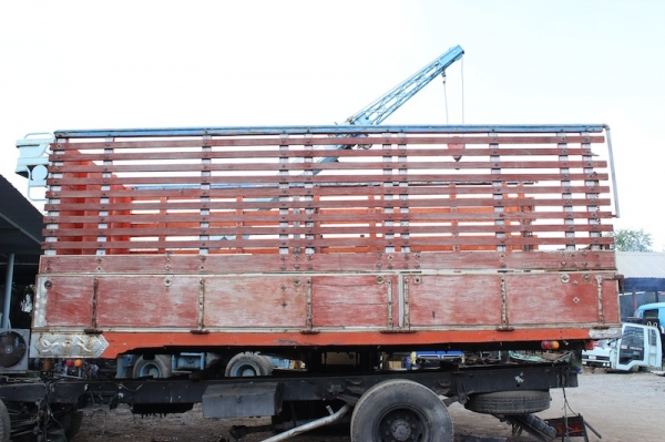 กระบะไม้มะค่า 5.00 เมตร ถอดจาก FTR Deca กระบะไม้มะค่า 5.00 เมตร ถอดจาก FTR Deca