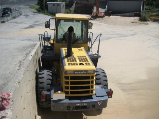 รถตักล้อยาง WA300-3 รถสวย สภาพเยี่ยม (ภาพเดิมจากญี่ปุ่น) โทร.081-373-0559 รถตักล้อยาง WA300-3 รถสวย สภาพเยี่ยม (ภาพเดิมจากญี่ปุ่น) โทร.081-373-0559