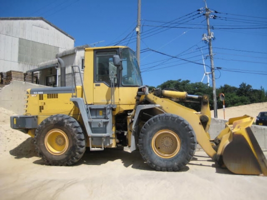 รถตักล้อยาง WA300-3 รถสวย สภาพเยี่ยม (ภาพเดิมจากญี่ปุ่น) โทร.081-373-0559 รถตักล้อยาง WA300-3 รถสวย สภาพเยี่ยม (ภาพเดิมจากญี่ปุ่น) โทร.081-373-0559