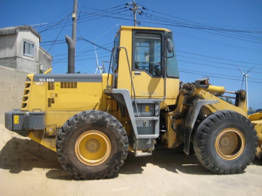 รถตักล้อยาง WA300-3 รถสวย สภาพเยี่ยม (ภาพเดิมจากญี่ปุ่น) โทร.081-373-0559 รถตักล้อยาง WA300-3 รถสวย สภาพเยี่ยม (ภาพเดิมจากญี่ปุ่น) โทร.081-373-0559