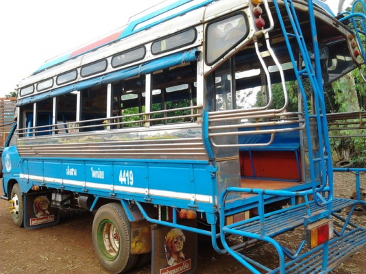 ISUZU TL 110 แรง 4BD1 ฝาขาว รถหกล้อมีหลังคาโดยสาร สภาพดีพร้อมใช้งานได้เลยครับ ช่วงล่างคัชซีสวยไม่ผุ เครื่องแรงดีแน่นดี ภายในเก๋งครบ ช่วงล่างยางสภาพดีประมาณ 70\% พร้อมใช้งาน ทะเบียนภาษีครบพร้อมโอนครับ ISUZU TL 110 แรง 4BD1 ฝาขาว รถหกล้อมีหลังคาโดยสาร สภาพดีพร้อมใช้งานได้เลยครับ ช่วงล่างคัชซีสวยไม่ผุ เครื่องแรงดีแน่นดี ภายในเก๋งครบ ช่วงล่างยางสภาพดีประมาณ 70\% พร้อมใช้งาน ทะเบียนภาษีครบพร้อมโอนครับ