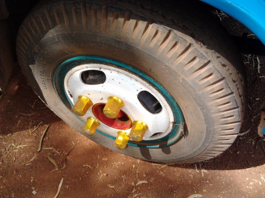 ISUZU TL 110 แรง 4BD1 ฝาขาว รถหกล้อมีหลังคาโดยสาร สภาพดีพร้อมใช้งานได้เลยครับ ช่วงล่างคัชซีสวยไม่ผุ เครื่องแรงดีแน่นดี ภายในเก๋งครบ ช่วงล่างยางสภาพดีประมาณ 70\% พร้อมใช้งาน ทะเบียนภาษีครบพร้อมโอนครับ ISUZU TL 110 แรง 4BD1 ฝาขาว รถหกล้อมีหลังคาโดยสาร สภาพดีพร้อมใช้งานได้เลยครับ ช่วงล่างคัชซีสวยไม่ผุ เครื่องแรงดีแน่นดี ภายในเก๋งครบ ช่วงล่างยางสภาพดีประมาณ 70\% พร้อมใช้งาน ทะเบียนภาษีครบพร้อมโอนครับ