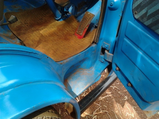 ISUZU TL 110 แรง 4BD1 ฝาขาว รถหกล้อมีหลังคาโดยสาร สภาพดีพร้อมใช้งานได้เลยครับ ช่วงล่างคัชซีสวยไม่ผุ เครื่องแรงดีแน่นดี ภายในเก๋งครบ ช่วงล่างยางสภาพดีประมาณ 70\% พร้อมใช้งาน ทะเบียนภาษีครบพร้อมโอนครับ ISUZU TL 110 แรง 4BD1 ฝาขาว รถหกล้อมีหลังคาโดยสาร สภาพดีพร้อมใช้งานได้เลยครับ ช่วงล่างคัชซีสวยไม่ผุ เครื่องแรงดีแน่นดี ภายในเก๋งครบ ช่วงล่างยางสภาพดีประมาณ 70\% พร้อมใช้งาน ทะเบียนภาษีครบพร้อมโอนครับ