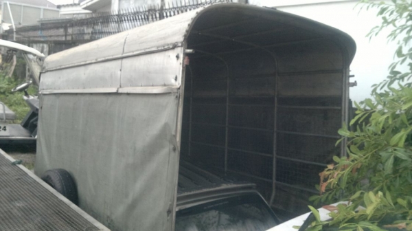 หลังคาปิเนียม สี่ล้อไม่ติดเวลา