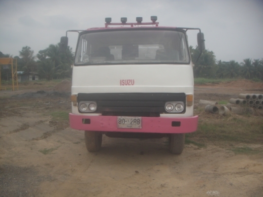 รถเทลเลอร์ NISSAN UD 220 รถเทลเลอร์ NISSAN UD 220