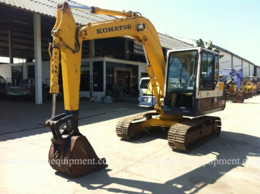 รถขุด PC60-6 บจก.สหสินอีควิปเม้นท์ โทร.081-5851880, 02-5168100-1 www.sahasinequipment.com รถขุด PC60-6 บจก.สหสินอีควิปเม้นท์ โทร.081-5851880, 02-5168100-1 www.sahasinequipment.com