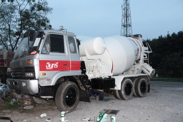 รถโม่ปูน Nissun UD 431 TURBO โม่สวย 6 คิว รถใช้งานอยู่สุราษ&rlm;