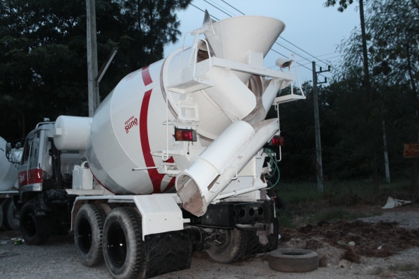 รถโม่ปูน Nissun UD 431 TURBO โม่สวย 6Q รถใช้งานอยู่สุราษ&rlm;ฎร์