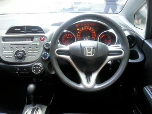 ขาย HONDA, JAZZ 1.5 i-VTEC V (AS) คันนี้รับรองไม่ผิดหวังแน่นอน ขาย HONDA, JAZZ 1.5 i-VTEC V (AS) คันนี้รับรองไม่ผิดหวังแน่นอน