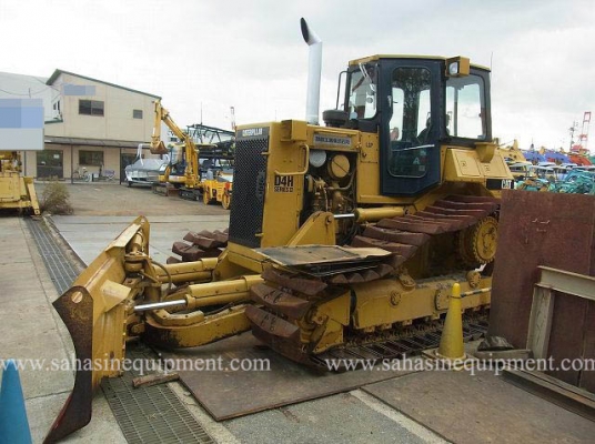 รถแทรคเตอร์ D4H บจก.สหสินอีควิปเม้นท์ โทร.081-5851880, 02-5168100-1 www.sahasinequipment.com