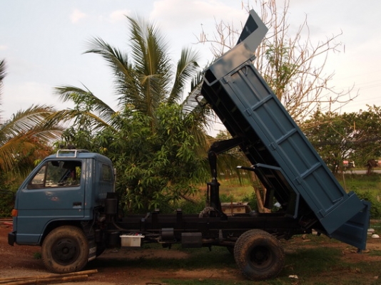 ขาย รถบรรทุก 6 ล้อ ดั้มพ์ ISUZU NPR 115 แรง รถห้างแท้ คัซซีสวย สภาพเดิมๆ พร้อมใช้งาน