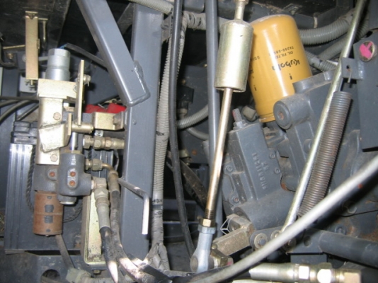 ชื้อ รถเกี่ยวข้าว KUBOTA  ก่อนสิ้นเดือนกันยายนนี้แถมฟรี เครื่อง สีข้าว YANMAR