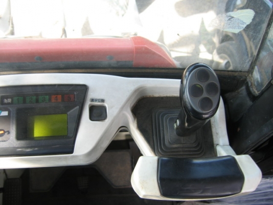 ชื้อ รถเกี่ยวข้าว KUBOTA  ก่อนสิ้นเดือนกันยายนนี้แถมฟรี เครื่อง สีข้าว YANMAR