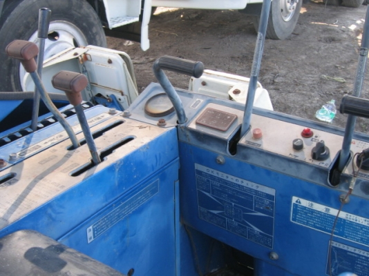 รถเกี่ยวข้าว ISEKI