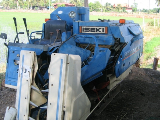 รถเกี่ยวข้าว ISEKI