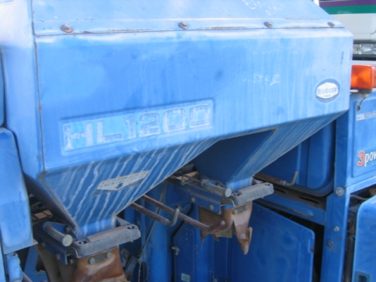 รถเกี่ยวข้าว ISEKI