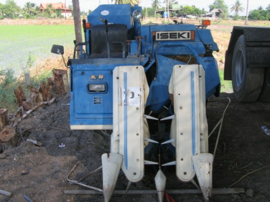 รถเกี่ยวข้าว ISEKI