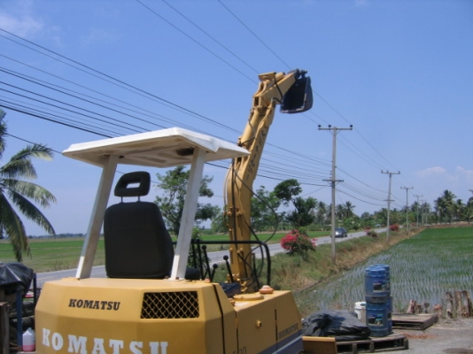 แบคโฮ KOMATSU