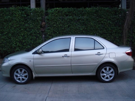 ขาย 2004 Vios ตัวท๊อปสีทองสวยมากรถออกมือเดียวใช้น้อยเอกสารครบๆ