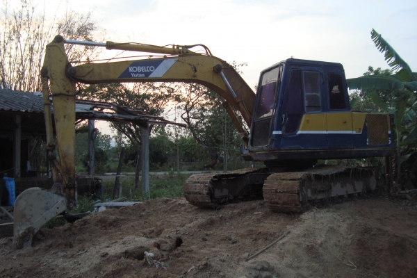 ขายรถแบคโฮ 2 คัน sk200,sk045