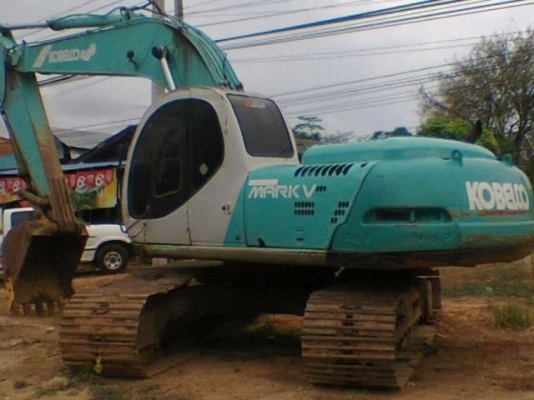 KOBELCO MARK V SK-220 บอดี้ใหญ่สวยรอบคัน ไฟฟ้าหน้าจอครบ เครื่องแห้งแรงดีมากครับทำงานไม่มีโหลด ภายในเก๋งสวยใส แอร์เย็น บูมอาร์มสวยไม่มีปะ ช่วงล่างแน่นเต็มดี 70\% พร้อมทำงาน เอกสารเล่มทะเบียนครบพร้อมโอน ราคาต่อรองได้นะครับ