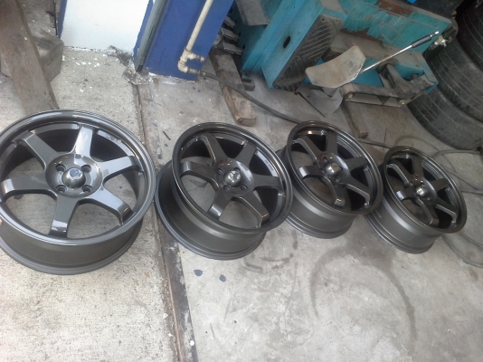 ขายTE37 ขอบ17 กว้าง7 4/100สีเทากัล สวยๆ  หล่อๆเลยครับ ฝาครบ
