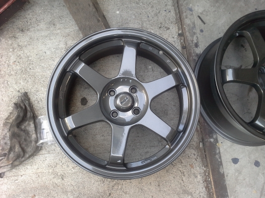 ขายTE37 ขอบ17 กว้าง7 4/100สีเทากัล สวยๆ  หล่อๆเลยครับ ฝาครบ