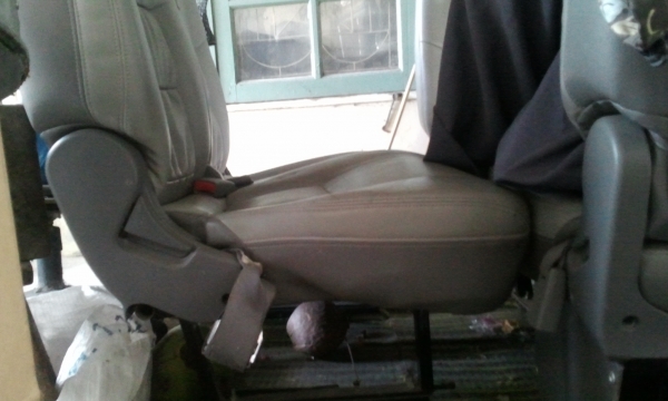 ขายเบาะหนังรถตู้ หัวสูง 14ที่นั่งi