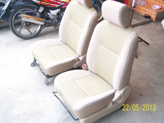 ขายเบาะ นิสสันนาวารา พร้อมราง