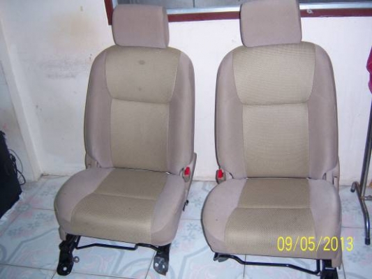 ขายเบาะ นิสสันนาวารา พร้อมราง