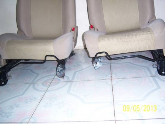 ขายเบาะ นิสสันนาวารา พร้อมราง