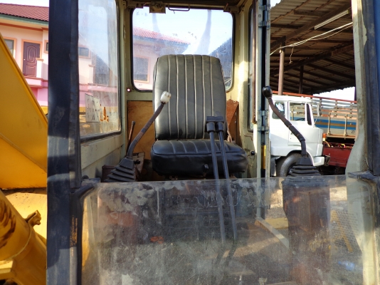 ขายรถแมคโคร KOMATSU PC 100-3 ติดต่อคุณยุทธิ์ โทร. 081-9870866 คณจิ๊ด โทร. 089-7949488