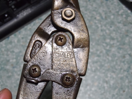 กรรไกรตัดโลหะ STANLEY