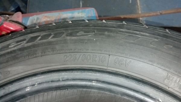 ยางนิตโตะ 225 60 16 ดอกหนาๆ ยางนิตโตะ 225 60 16 ดอกหนาๆ