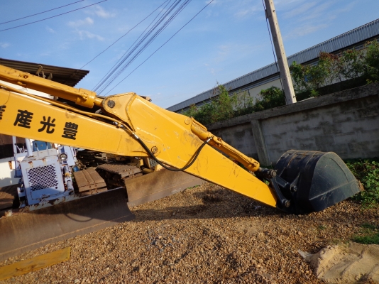 ขายรถแมคโคร KOMATSU PC 100-3 ติดต่อคุณยุทธิ์ โทร. 081-9870866 คณจิ๊ด โทร. 089-7949488