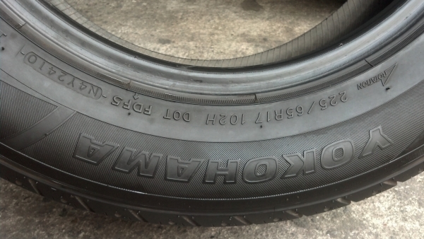 ยางกระบะขอบ ขนาด 225 65 17 ปี 10 สภาพสวยๆ ยางกระบะขอบ ขนาด 225 65 17 ปี 10 สภาพสวยๆ