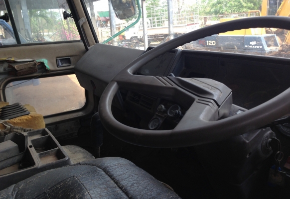 HINO KT 925 - 168 HP EH700 รถหางปลาสิบล้อเพลาเดียว หัวเก๋ง F17 สภาพสวยภายในเก๋งคอนโซลครบพร้อม พวงมาลัยเพาเวอร์ เบรคทริ๊ปฟี้ ช่วงล่างคัชซีสวยครับไม่บวม เอกสารทะเบียนภาษีครบพร้อมโอน ราคาต่อรองได้ครับ