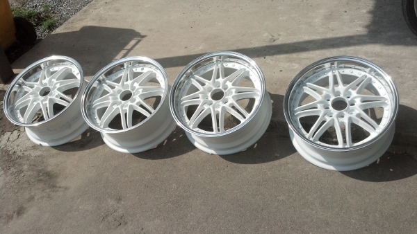 แม็ก 16 ทำสีใหม่ ขาวมุกขอบเงาวิ้ง 4 รู 100