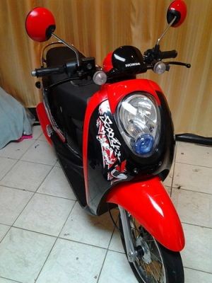 ขาย Scoopy-i ลายแอคทีฟบอย ดำแดง วิ่งน้อย ปี55(2012) ราคาเร้าๆเลยครับ