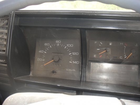 รับมัดจำแล้วครับ ขาย ISUZU NPR 115 แรง ยาว 5 เมตร  ห้างแท้ เกียร์สั้น