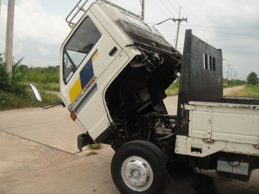 รับมัดจำแล้วครับ ขาย ISUZU NPR 115 แรง ยาว 5 เมตร  ห้างแท้ เกียร์สั้น