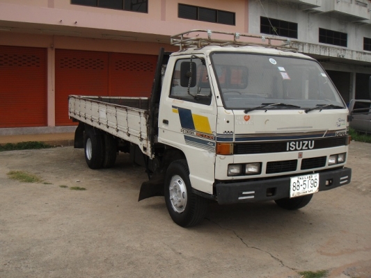 รับมัดจำแล้วครับ ขาย ISUZU NPR 115 แรง ยาว 5 เมตร  ห้างแท้ เกียร์สั้น