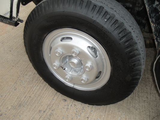 รับมัดจำแล้วครับ ขาย ISUZU NPR 115 แรง ยาว 5 เมตร  ห้างแท้ เกียร์สั้น