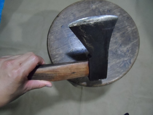 ขวานตราเพชรฝัง เกา