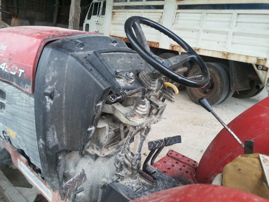 รถไถ/แทรคเตอร์ยันมาร์ 45 แรงม้า EF 453T ราคาไม่แพง ภายนอกไม่สวย ภายในสภาพดี เป็นรถลานมันไม่เคยลงน้ำ