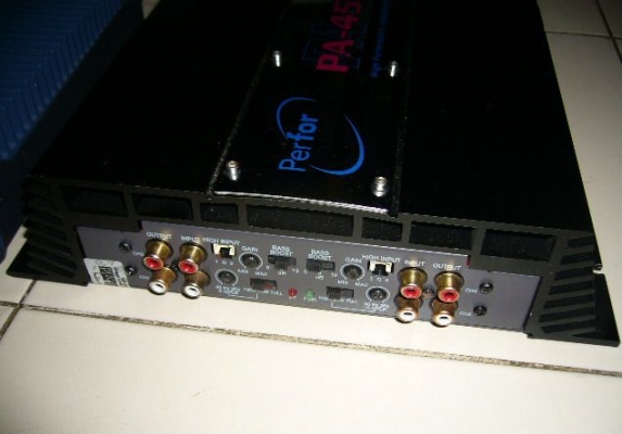 ขายแอมป็ 4CHตามรูปไม่เคยซ่อมสติกเกอร์ยังไม่ได้แกะ