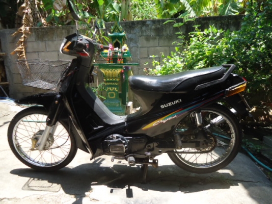 SUZUKI CRYSTAL 110CC มีเล่มทะเบียน เครื่องแน่น เอาไปเติมน้ำมันขี่ได้เลย ครับ  ขายราคาถูกๆครับ 4,000.- อยู่เชียงใหม่ครับ